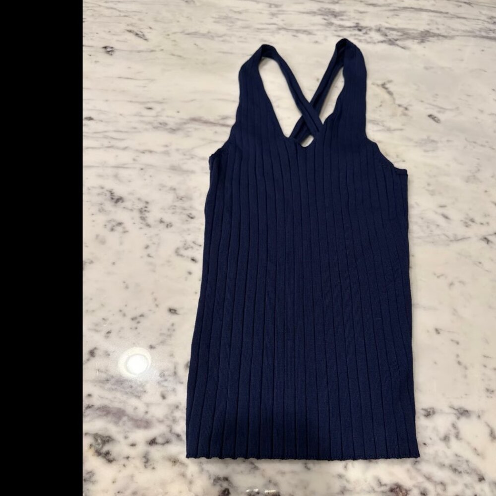 525‎ America knit tank in size xs .